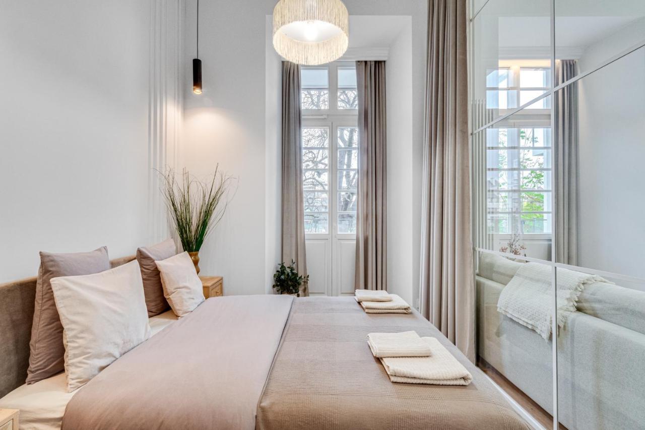 Riverside View - Parking Free Apartament