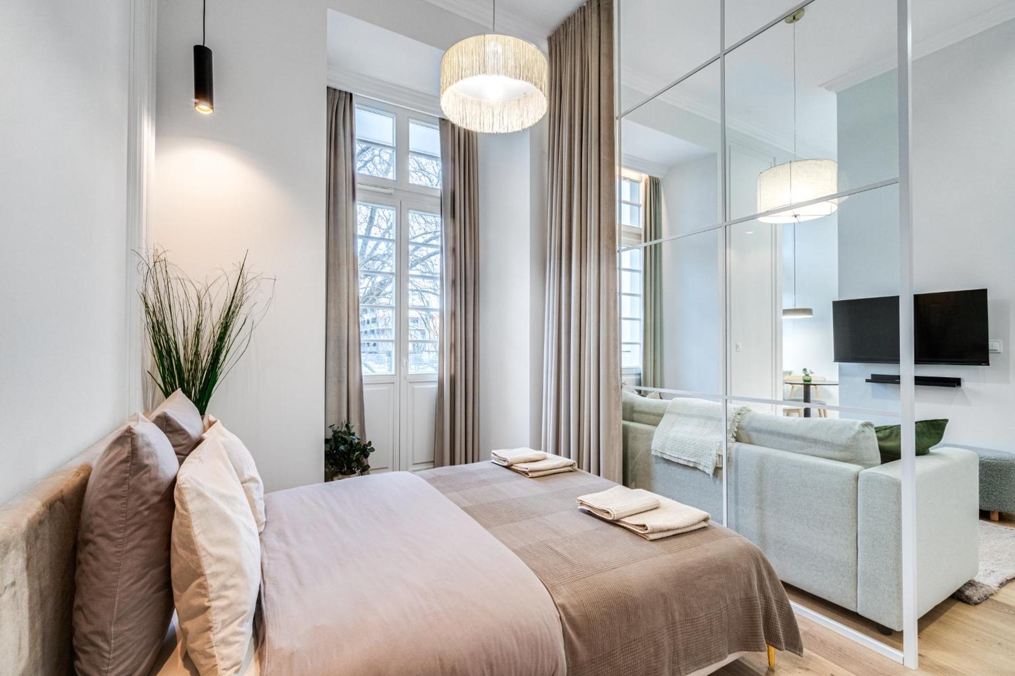 Riverside View - Parking Free Apartament *
